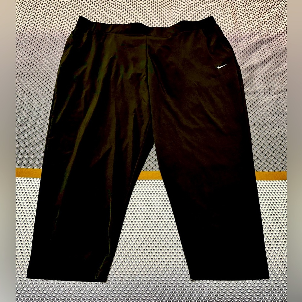 Nike NWT Bliss Victory 7/8 Stretch Training Pant Size 3X